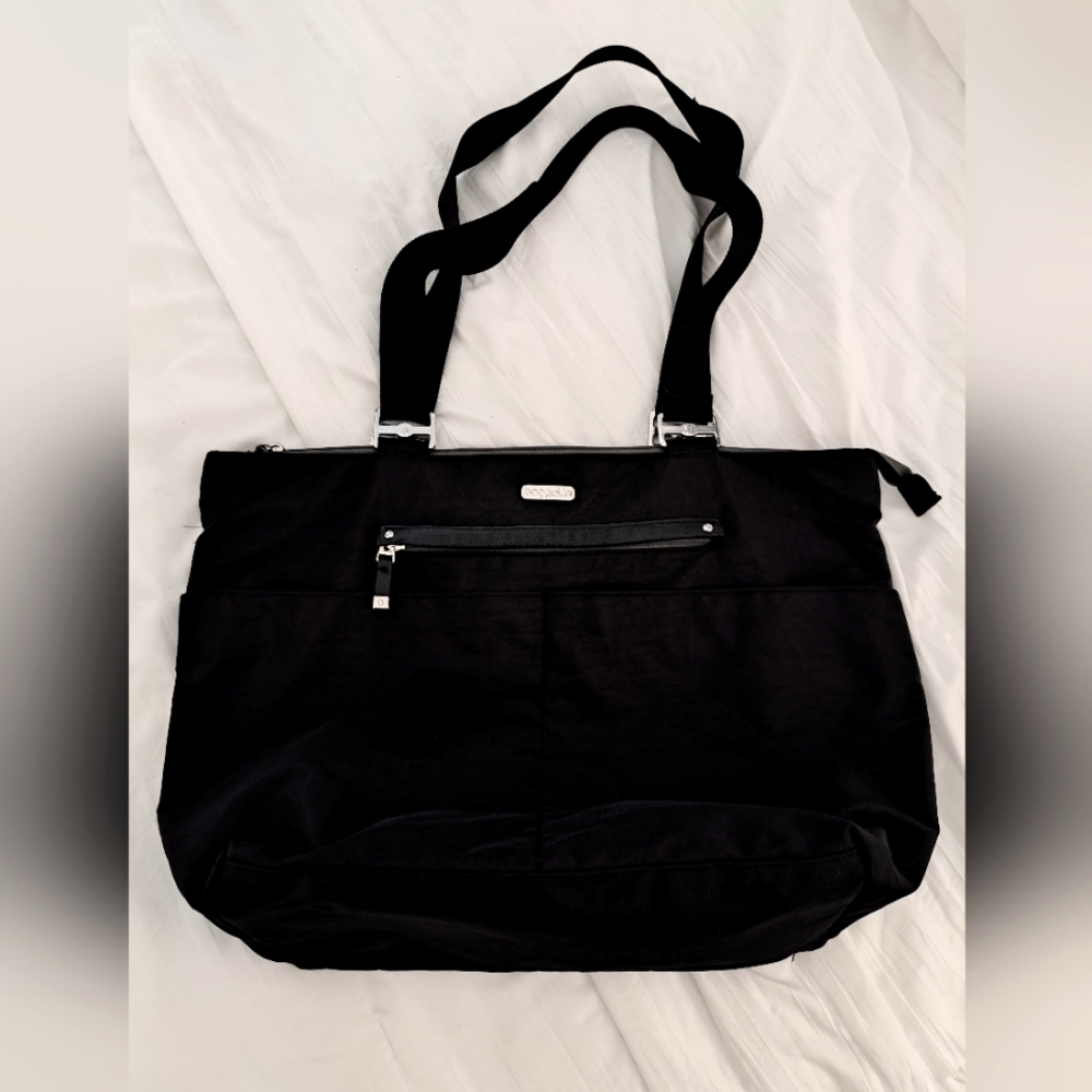 Baggallini Black Nylon Shoulder Bag